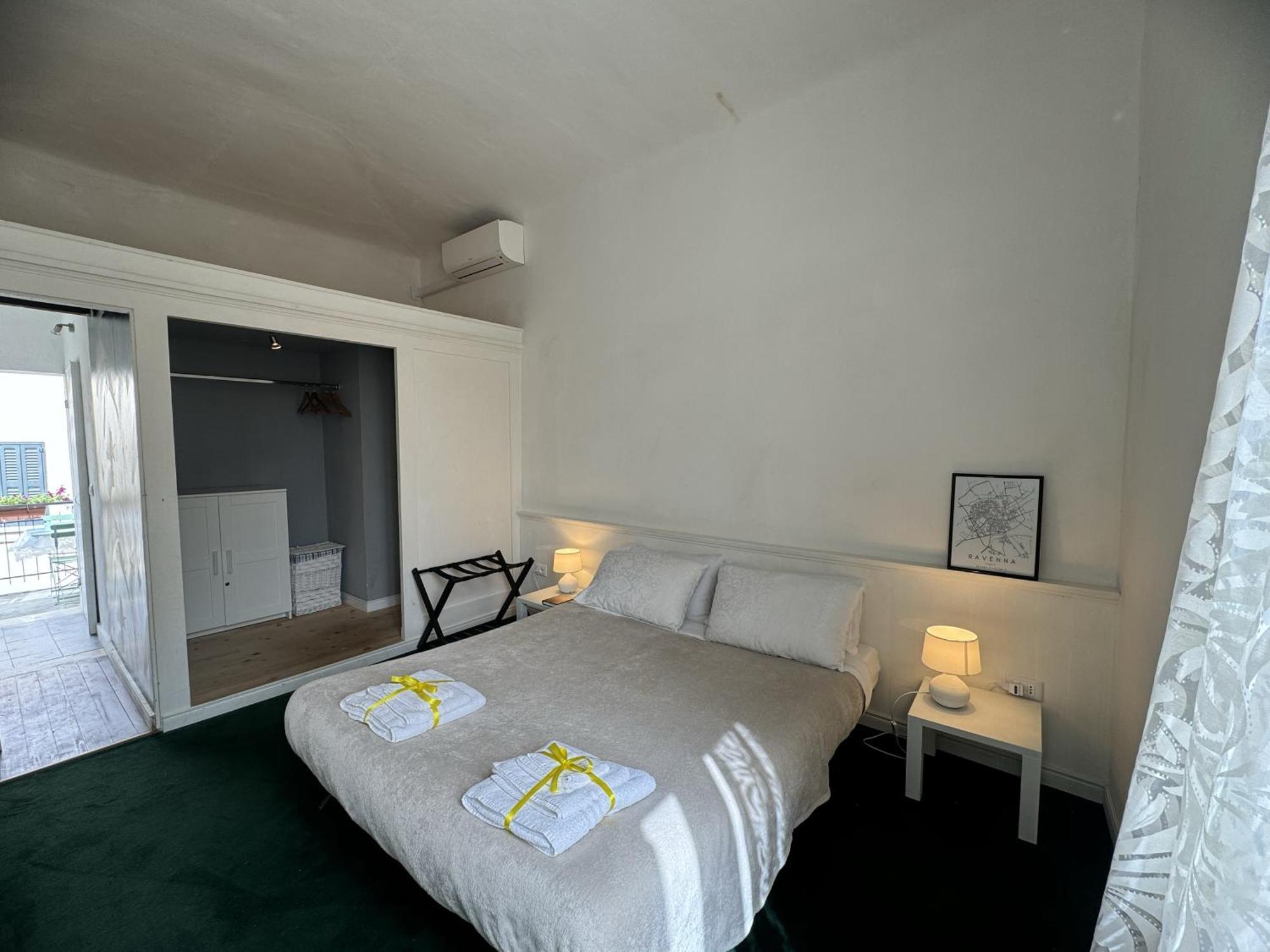 Maison Leone Apartment ราเวนนา ภายนอก รูปภาพ